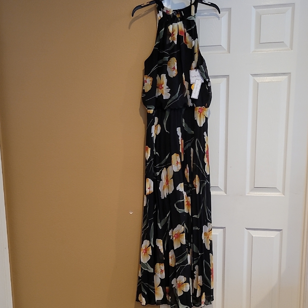 Premier Black Floral Halter Maxi Dress for All Occasion